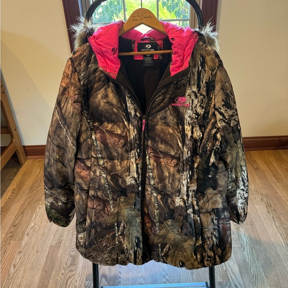 Mossy Oak Jackets & Blazers - Mossy Oak Camouflage Hooded Winter Jacket - Women's Size 2XL